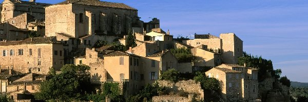Miasteczko na wzniesieniu Francja