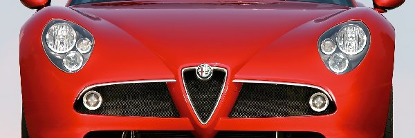 Alfa Romeo 8C, Przód