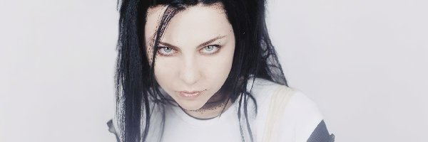 biało-czarna bluzka, Amy Lee