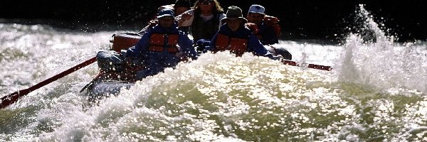 Rafting, rzeka, spływ, fale, wiosła