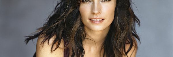 Famke Janssen, twarz