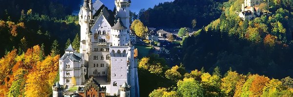 Lasy, Zamek Neuschwanstein, Jesień, Góry, Bawaria, Niemcy