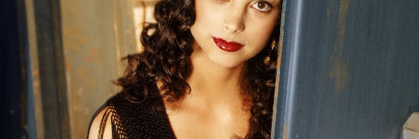 Morena Baccarin, Usta, Czerwone, Brunetka