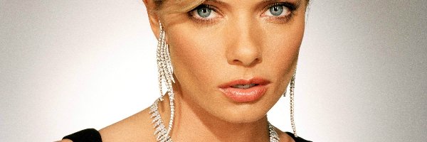 Naszyjnik, Jaime Pressly