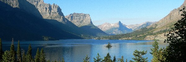 Jezioro Saint Mary Lake, Park Narodowy Glacier, Góry, Drzewa, Stan Montana, Stany Zjednoczone