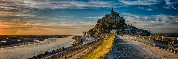 Francja, Mont Saint-Michel, Wyspa, Opactwo św. Michała Archanioła, Droga