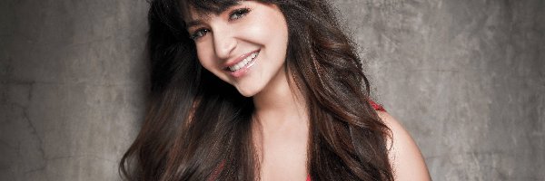 Uśmiech, Anushka Sharma