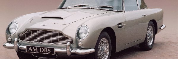 Aston Martin DB4